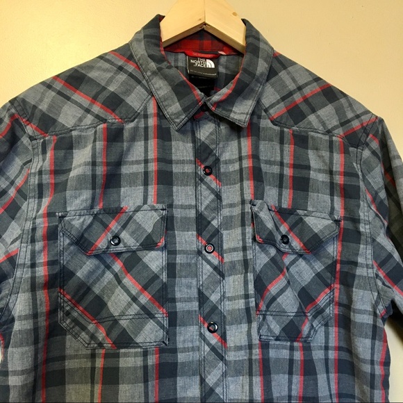 The North Face Button Down flannel short sleeve shirt - Picture 2 of 7